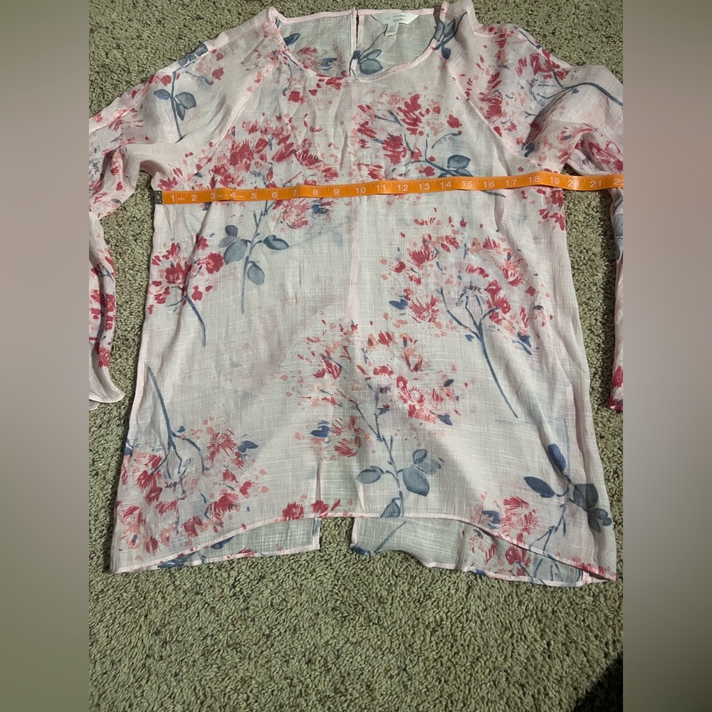 LC pink floral blouse - Picture 3 of 5